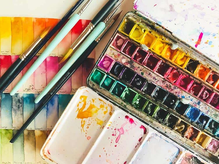 paint pallet and paint brushes
